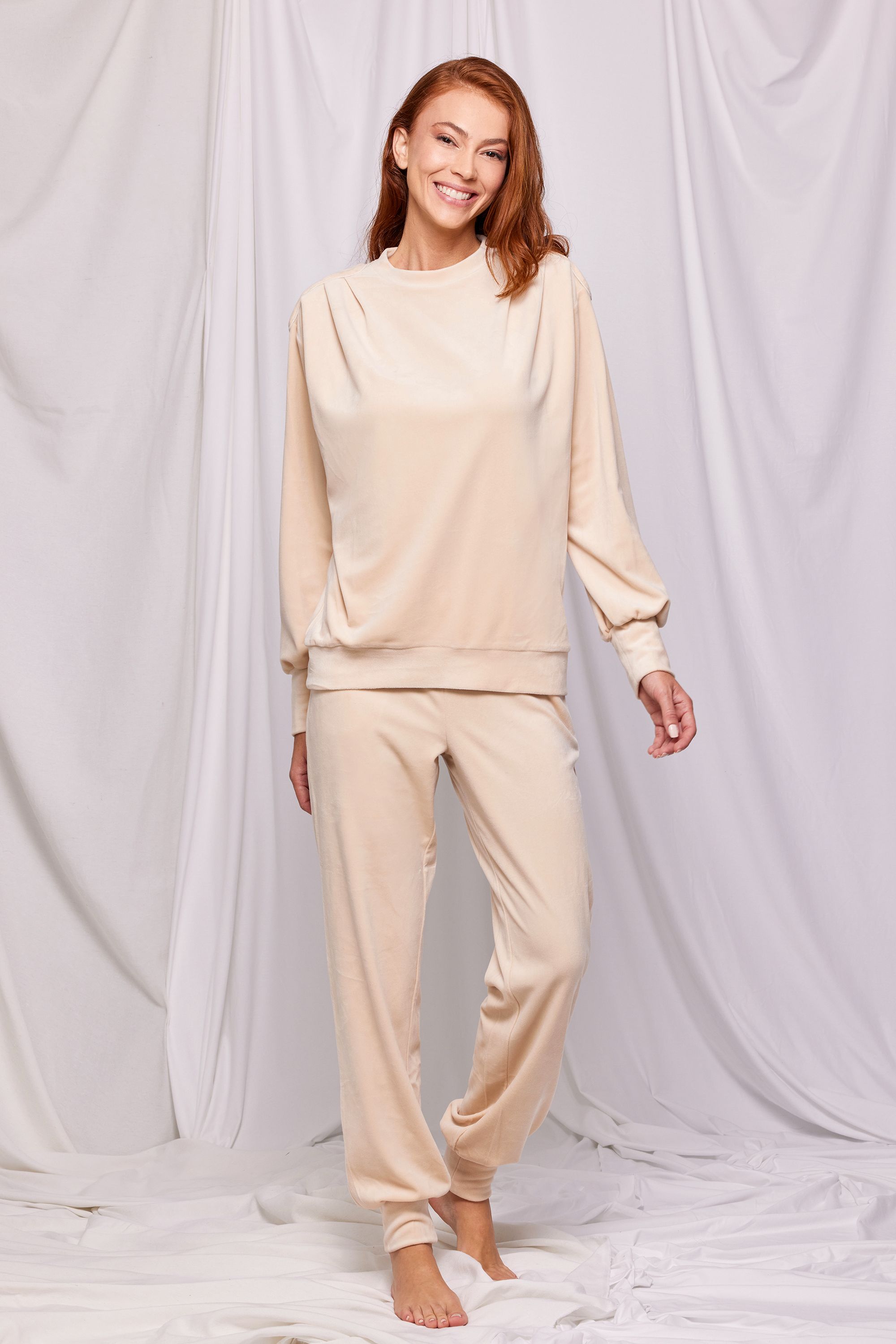 Woody Dames sweater en broek beige
